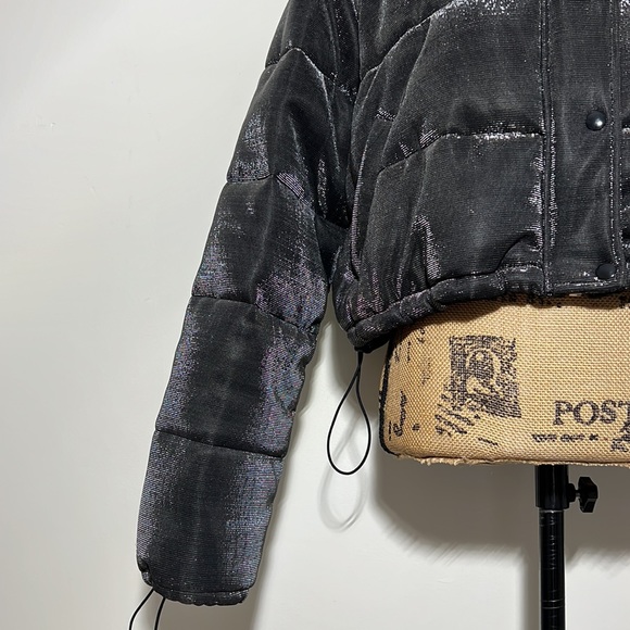 LOVERS + FRIENDS || 🔥HOST PICK🔥Silver & Black Metallic Puffer Jacket. Sz. XL - Picture 9 of 17
